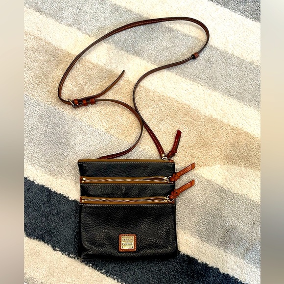 Dooney & Bourke Bags Dooney Bourke Black Leather Crossbody Poshmark
